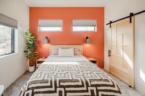 Bureau, fer et planche à repasser, lit parapluie, Wi-Fi gratuit