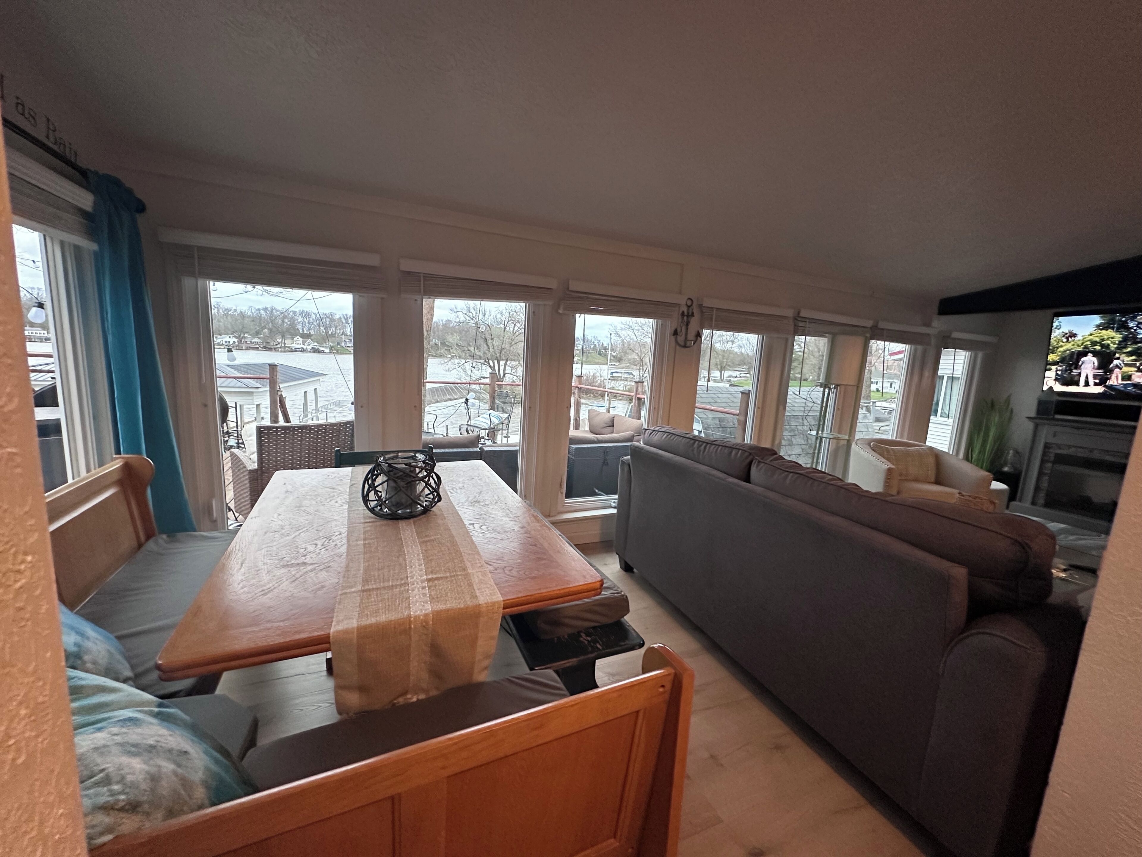 TV connectée, cheminée