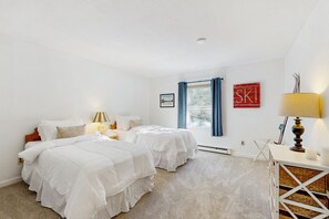 Internet, bed sheets - Skiers apartment, walk to lifts at Sundance Resort, mountain views, shuttle, w/d (Dover)