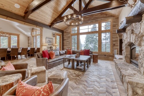 Luxury Northstar Home w/Gourmet Kitchen, Fireplaces, Hot Tub, Game Room - Hiking