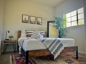 Iron/ironing board, WiFi, bed sheets - FuN&FABulous, KINGbed, by ChoctawCasino/LakeTexoma (Calera)