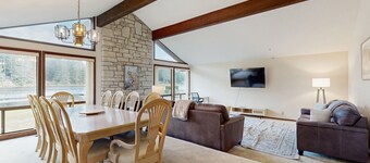 Spacious dog-friendly home on the lake with yard, full kitchen, washer & dryer