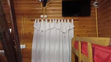 Family Cabin, Balcony, Courtyard View | Memory foam beds, free WiFi, bed sheets