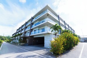 Exterior - Grand blue105 (Onna)