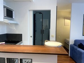 Private kitchen - Le Cannet Apartmment for 4 Guests (Tanneron)