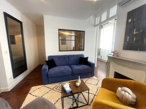 Living room - Le Cannet Apartmment for 4 Guests (Tanneron)