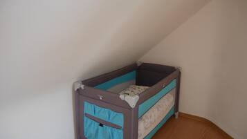 House | 4 bedrooms, individually furnished