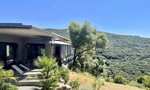 Exterior - Villa in Corsica With Stunning Sea Views (Viggianello)