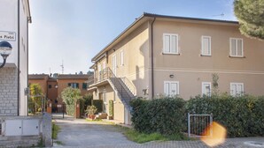 Unclassified image, 4 of 15, button - Vanna, in Marina di Campo, close to the pedestrian area and to the beach, far from the noise of the (Campo nell'Elba)