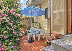 Outdoor dining - Vanna, in Marina di Campo, close to the pedestrian area and to the beach, far from the noise of the (Campo nell'Elba)