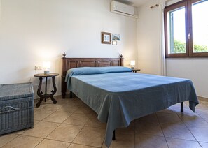 Room - Two-room apartment Enea in Marina di Campo, in a quiet area, 350 meters from the beach, with air con (Campo nell'Elba)