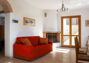TV - Three-room apartment Angela, in a quiet area 5 minutes from Marina di Campo, with furnished outdoor (Campo nell'Elba)