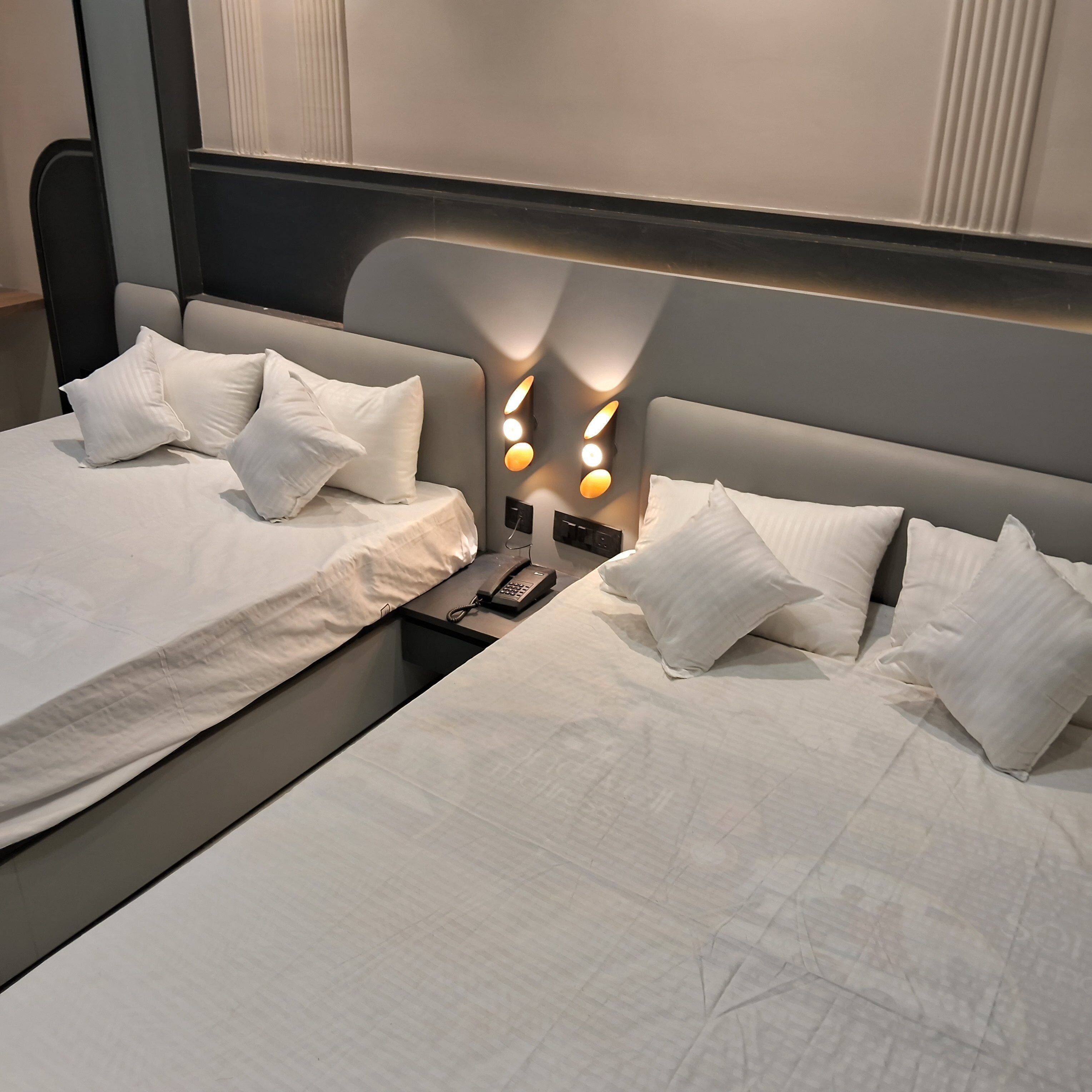 Skrivbord, arbetsyta för laptop, strykjärn/strykbräda och gratis wi-fi