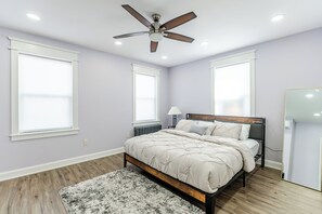 2 habitaciones, tabla de planchar con plancha, wifi y ropa de cama 