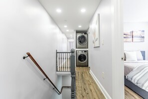 2 bedrooms, iron/ironing board, WiFi, bed sheets - Modern 2 Bedrooms [1 King 1 Queen Bed] in the heart of south Philly!! Read More! (Philadelphia)