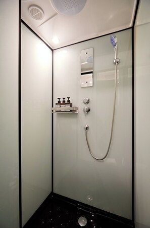 Ντουζιέρα, δωρεάν προϊόντα προσωπικής περιποίησης, πιστολάκι μαλλιών