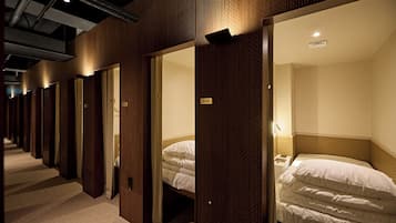 Premium bedding, memory foam beds, in-room safe, free WiFi