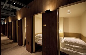 Premium bedding, memory foam beds, in-room safe, free WiFi - Kiwa Hostel (Seoul)