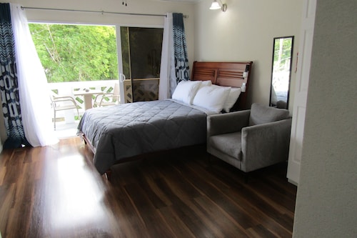 201 Batts Rock Beach Condos 1 Bedroom