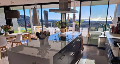 Contemporary villa with panoramic view of the sea and Valcros golf course