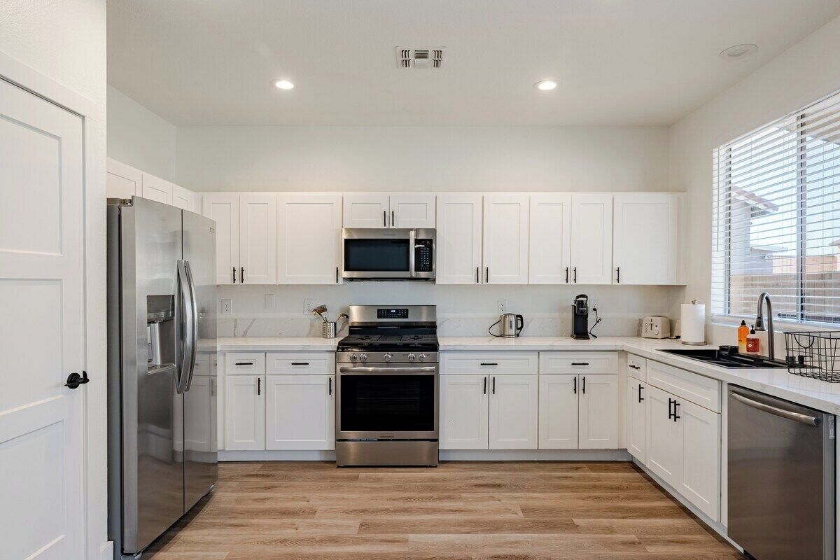 Microwave, oven, stovetop, dishwasher