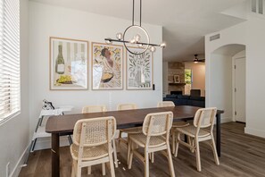 Dining - Modern, Spacious & Peaceful 4B/3B House (Chandler)