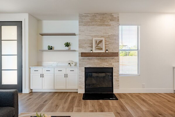 Interior - Modern, Spacious & Peaceful 4B/3B House (Chandler)
