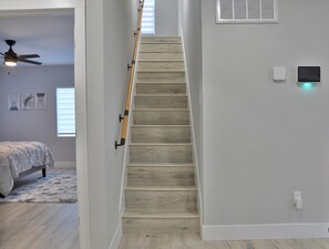 Strykjärn/strykbräda, wi-fi och sängkläder