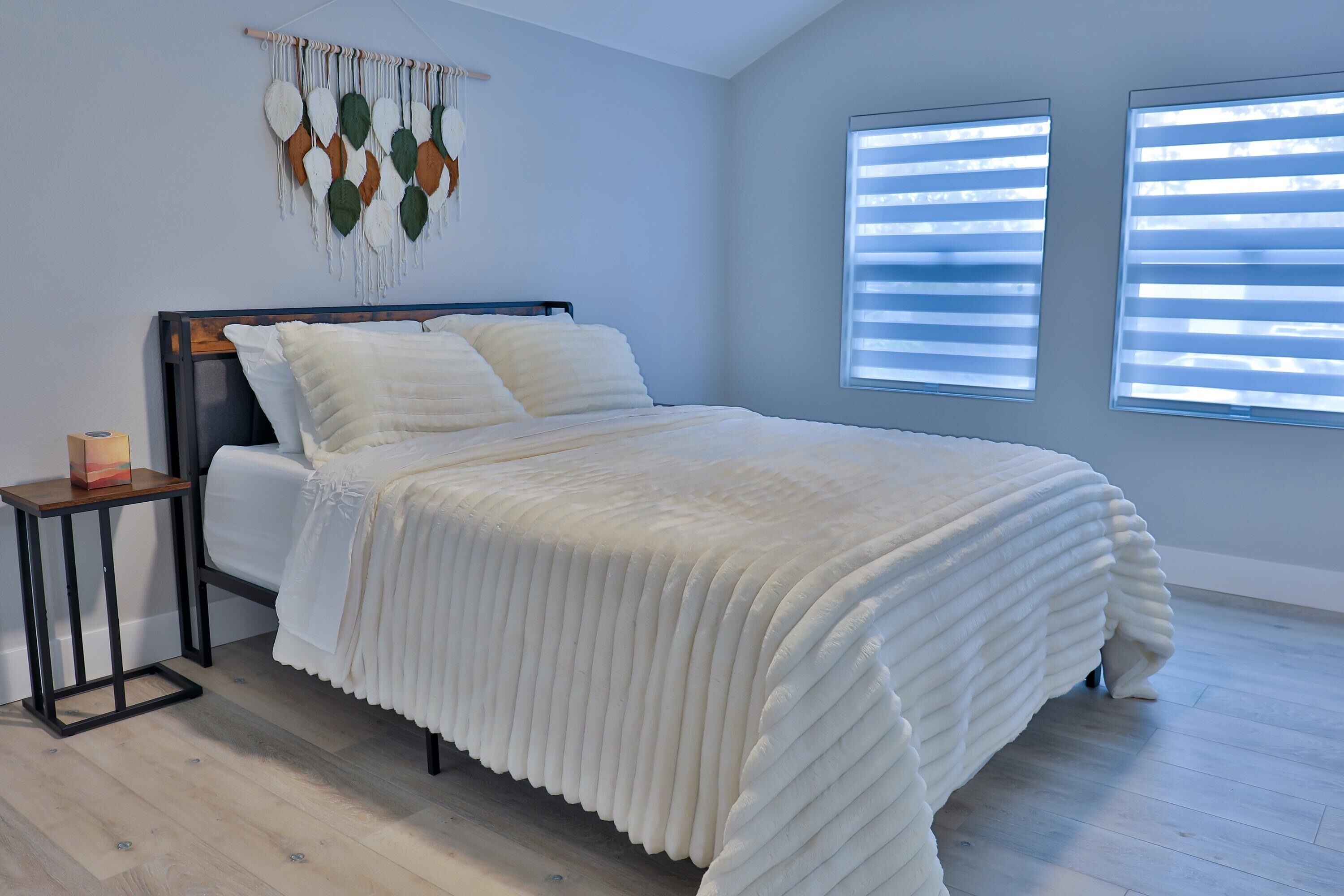 Iron/ironing board, WiFi, bed sheets