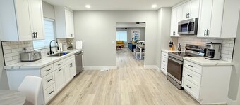 Enjoyable 4-bedroom house with AC in charming Sacramento