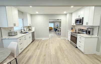 Enjoyable 4-bedroom house with AC in charming Sacramento