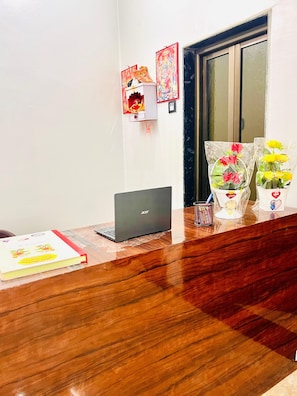 Reception - HOTEL THE SGS INN (Ayodhya)