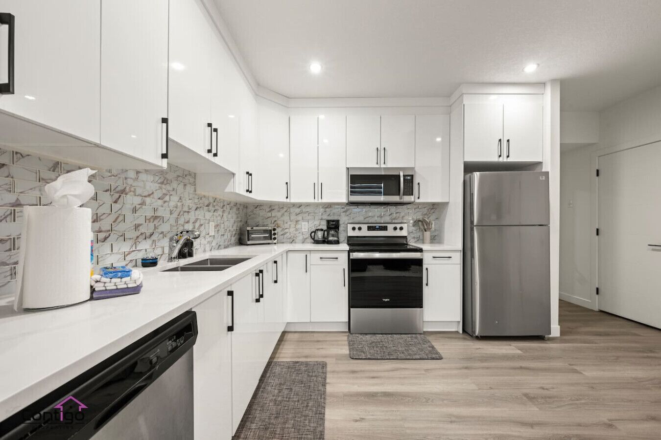 Kühlschrank, Mikrowelle, Ofen, Herdplatte