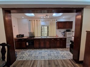 Mikrobølgeovn, ovn og kokeplater