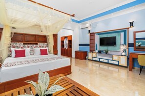 Desk, soundproofing, iron/ironing board, free cots/infant beds - AIDA The Queen Palace (Induruwa)