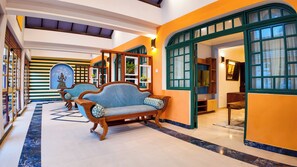 Living area - AIDA The Queen Palace (Induruwa)