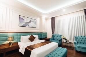 Deluxe Double Room | Desk, laptop workspace, blackout drapes, soundproofing