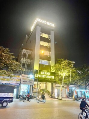 Mặt tiền nơi lưu trú