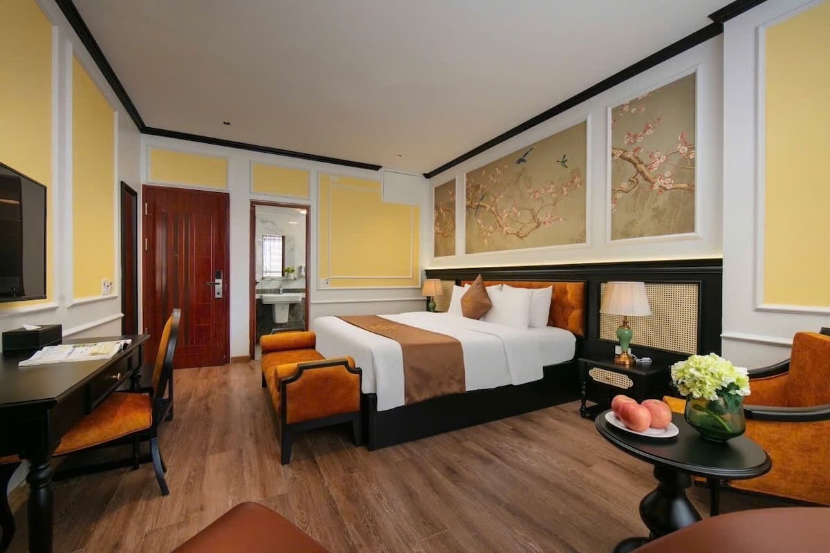 Executive Double Room | Desk, laptop workspace, blackout drapes, soundproofing