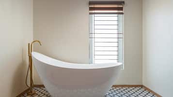 Luxury Double Room, Lake View | Desk, laptop workspace, blackout curtains, soundproofing