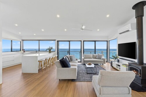 The Blue House - Wye River
