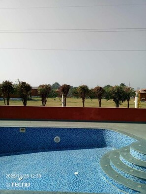 Piscina a l'aire lliure