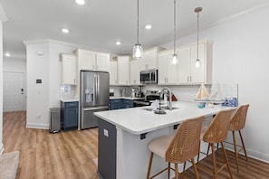 Microwave, oven, stovetop, dishwasher - Nestled in Navarre, Florida this new home is just minutes from the beach! (Navarre)