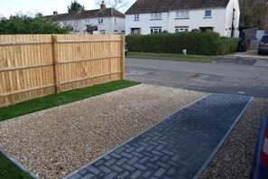 Property grounds - Your Oxford Home, Botley (Oxford)