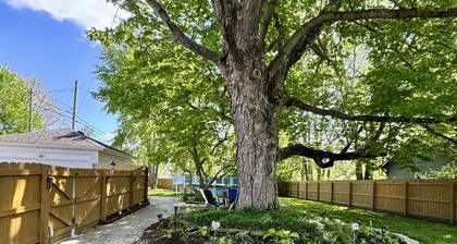 Comfortable & Spacious 2-Bedroom Home Near Riverside Park & Findlay Attractions