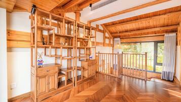 Luxury House, Kitchenette, Lakeside | Living area