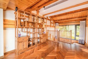 Luxury House, Kitchenette, Lakeside | Living area - Li River Craftsman Village  Guilin (Guilin)