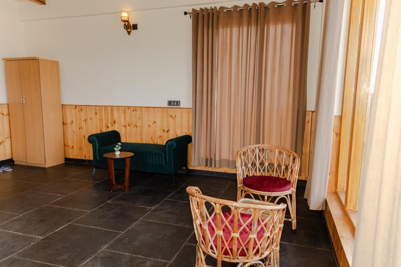 Cottage Royal | Bàn, truy cập Internet không dây miễn phí 