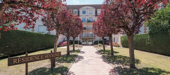 Quiet house near the beach in a secure area with free private parking