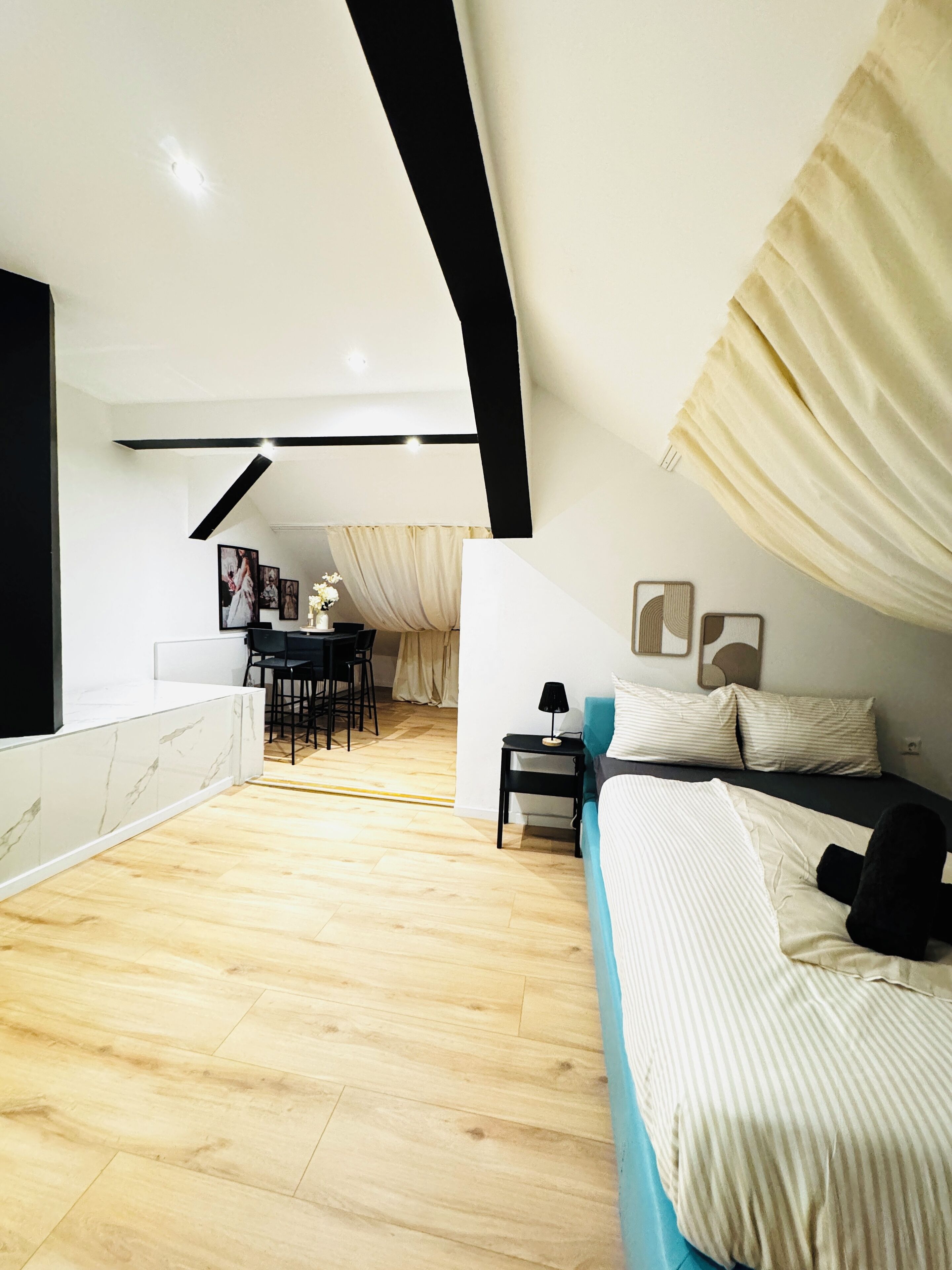 Basic Apartment | Iron/ironing board